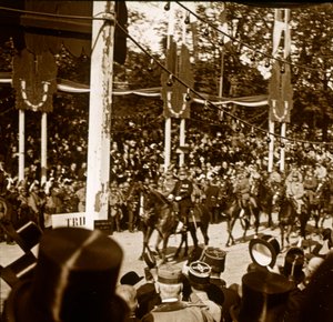 Maarschalk Ferdinand Foch en Generaal Joseph Joffre tijdens de overwinningsparade, Parijs, Frankrijk