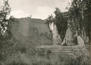 Meingoon Pagoda en Grote Bel, 1900 door Unbekannt