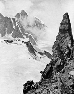 Mont Maudit gezien vanaf de Aiguille Marbrees, de Alpen, begin 20e eeuw
