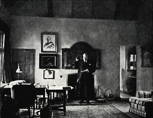 Mr. Churchill in Zijn Studie in Westerham, 1930s, 1945 door Unbekannt