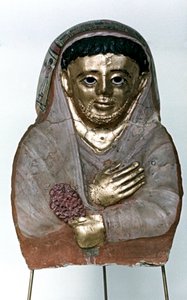 Mummiemasker in stucwerk, Ptolemaeïsche dynastie door Unbekannt