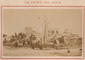 Gemeente Parijs (1871): uitzicht op de ruïnes in de wijk Point-du-Jour in Parijs in mei 1871 door Unbekannt