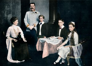 Vermoordde aartshertog Frans Ferdinand met zijn vrouw en kinderen, ca. 1910