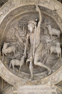 Nationaal Museum van Franse monumenten. Ark van de Gros Horloge deur. De goede herder. Gipsafgietsel, Parijs, Frankrijk