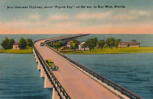 Nieuwe Overseas Highway, boven Pigeon Key, naar Key West, Florida, ca. 1940s door Unbekannt