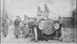 Nicholas II van Rusland, Groothertog Nicholas Nikolaevich en generaal graaf Georgi Bobrinsky bij de fro