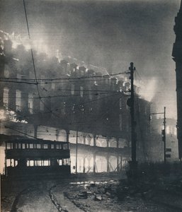 Negen uur bombardement. Toen het de beurt van Sheffield was, was het hartje winter door Unbekannt