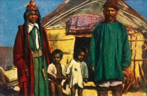 Nomaden buiten hun joert, West-Mongolië door Unbekannt