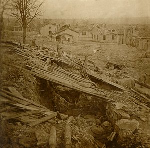 Openluchtslaapzaal bij Tavannes Fort, Verdun, Noord-Frankrijk, ca. 1914-1918 door Unbekannt