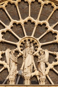 Notre Dame kathedraal westvleugel: Maagd en kind en engelen, Parijs, Frankrijk door Unbekannt