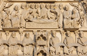 Notre Dame kathedraal westvleugel: Maagdpoort: Maria op haar sterfbed omringd door Jezus en de apostelen, Parijs, Frankrijk door Unbekannt