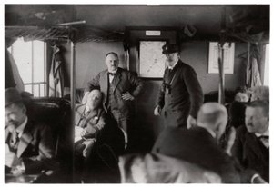Passagierscompartiment van een Zeppelin, Bodenmeer, Duitsland, ca. 1909-1933 1933 door Unbekannt
