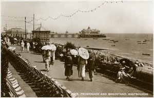 Pier, promenade en muziektent, Eastbourne, Sussex, ca. 1920s