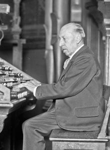 Portret van de organist en componist Charles-Marie Widor 1844-1937, 1927 door Unbekannt