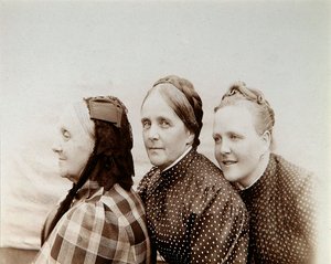Portret van drie vrouwen, Rusland, 1890s