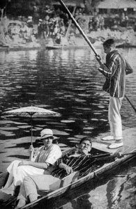 Punteren op de Theems, c1922 door Unbekannt