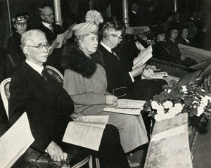 Koningin Mary bij het Dankfeest voor de Overwinning concert, Royal Albert Hall