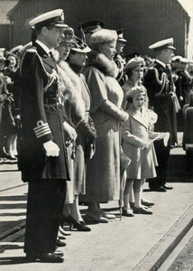 Koningin Mary vertrekt om Canada te bezoeken, 1939, 1951 door Unbekannt
