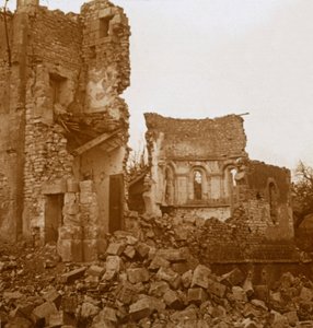 Verwoeste kerk, Trésauvaux, Noord-Frankrijk, ca. 1914-ca. 1918