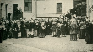 Russische soldatenvrouwen wachten op nieuws van het front, Eerste Wereldoorlog, 1915 door Unbekannt