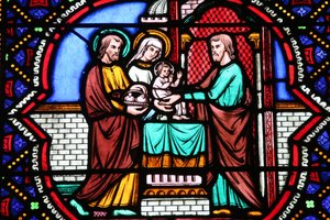 Heilig Hart kerk. Glas-in-loodraam. De presentatie van Jezus in de tempel door Unbekannt