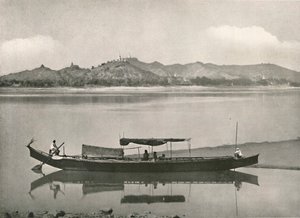 Sagaing, aan de Irrawaddy - elke heuveltop bekroond met een pagode, 1900
