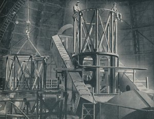 Sectie voor Sectie Stijgt het Enorme Stalen Frame van de Hookers Cilinder, ca. 1935 door Unbekannt