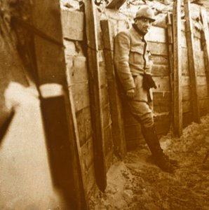 Soldaat in de loopgraven, c1914-c1918 door Unbekannt