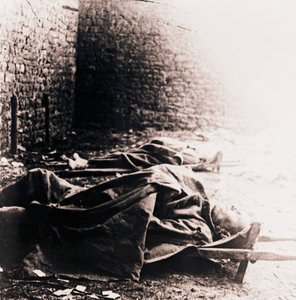 Soldaten op brancards, ca. 1914-1918