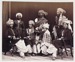 Zonen van Nowroz Khan met bedienden, circa 1878 door Unbekannt