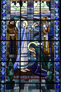 Glas-in-lood in Notre Dame du Rosaire katholieke kerk: De Visitatie, Saint-Ouen, Frankrijk