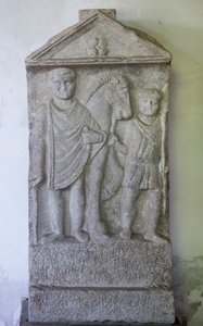 Stele, Valerio Alucenzio, steen, III eeuw door Unbekannt