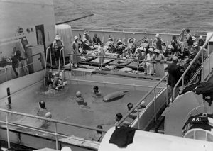 Zwembad aan boord van de RML Atlantis, c1929-c1939