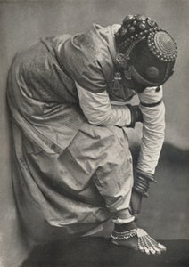 Tamulin met voet- en hoofdsieraad, 1926