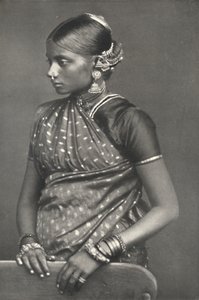 Tamulin met sieraden, 1926
