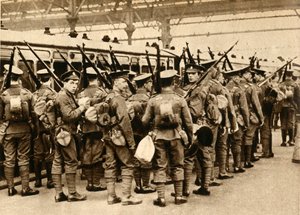 Territorials van zomerkamp - Terriërs die instappen bij Waterloo, 1914-1918, 1933