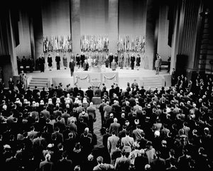 De 16e plenaire vergadering van de oprichtingsconferentie van de Verenigde Naties in het Opera House van San Francisco door Unbekannt