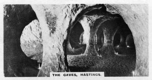 De Grotten, Hastings, Sussex, c1920s door Unbekannt
