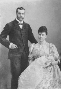 De Hertog en Hertogin van York, met de jonge Prins Edward, 1894 1936 door Unbekannt