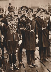 De Hertog van York en Prins Hendrik verwelkomen de Prins van Wales in Portsmouth, 1925 door Unbekannt