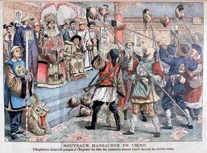 De keizer wordt hoofden van mandarijnen getoond die verdacht worden van steun aan de Russen, China, 1904 door Unbekannt
