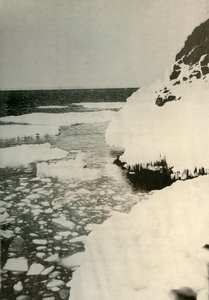 De eerste landingsplaats, met baai-ijs dat breekt en naar het noorden drijft, 1908, 1909 door Unbekannt
