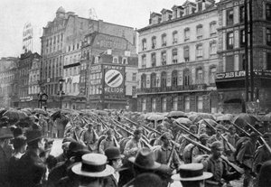 Het Duitse leger marcheert door Brussel, Eerste Wereldoorlog, c1914 1920 door Unbekannt