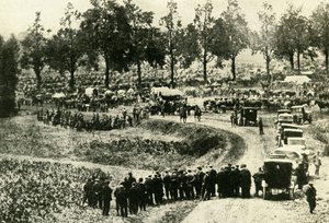 De Duitsers arresteren burgers in Visé, België, augustus 1914, ca. 1920