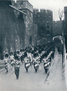 De Wachten verlaten de Tower of London door Unbekannt