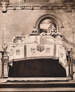 De Keizerlijke Kroon, De Bol en de Scepter op de kist van Koning George in Westminster Hall, 1936