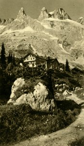 De Lindauer Hütte aan de voet van de Drei Türme, Oostenrijk, ca. 1935 door Unbekannt