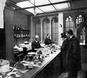 De Lobby Bar, House of Commons, Westminster, Londen, c1905 door Unbekannt