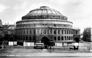 De Royal Albert Hall, Kensington, Londen, begin 20e eeuw