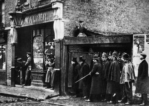 Het Beleg van Sidney Street, Whitechapel, Londen, 1911, 1935